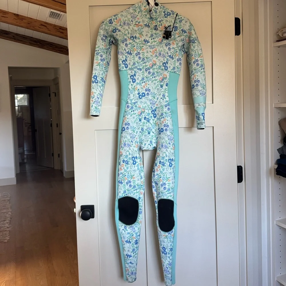 LoveShackFancy X Hurley Women's Blue Floral Full Wetsuit size XS - Picture 8 of 8